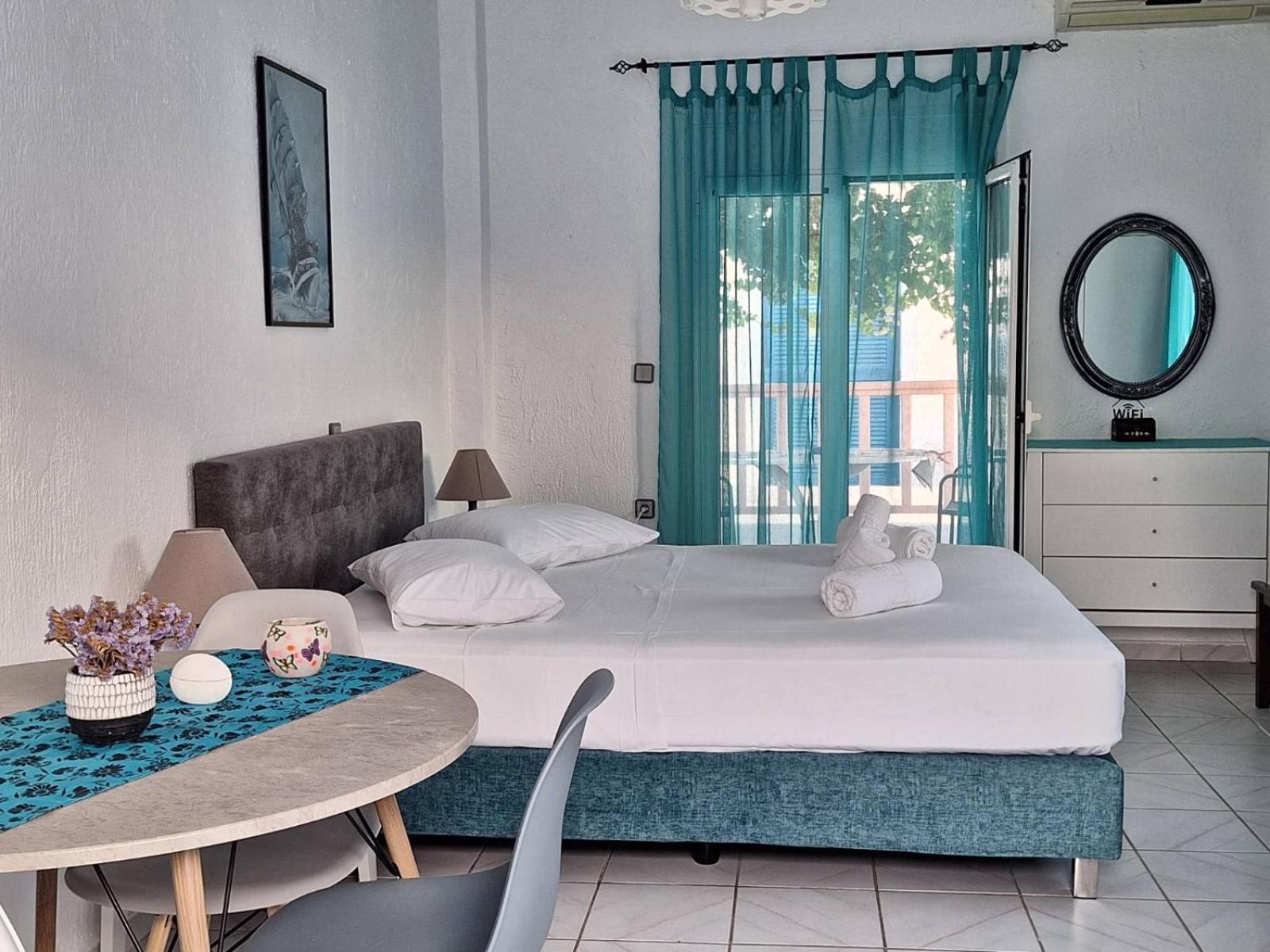 Βig Βlue Apartments Makrýgialos Cameră foto